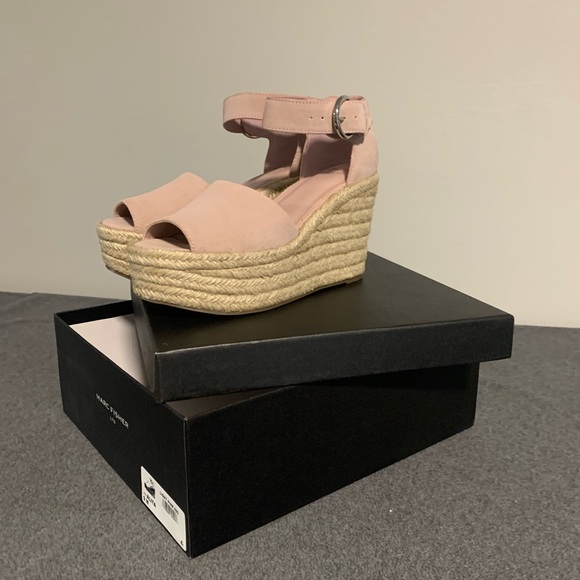 Marc Fisher Women’s wedge shoes size 9 - Picture 3 of 5
